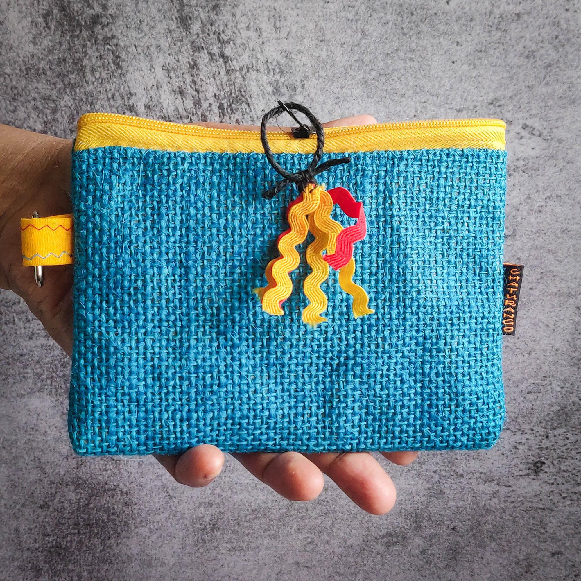 Jute bag with ric rac 7 https://chaturango.com/handmade-products-care/