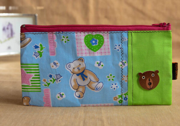 Bi Colour Pouch for Kids 1 https://chaturango.com/bi-colour-multipurpose-pouch-kids-bear/