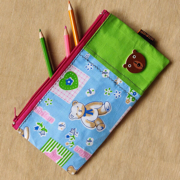 Bi Colour Pouch for Kids 5 https://chaturango.com/bi-colour-multipurpose-pouch-kids-bear/