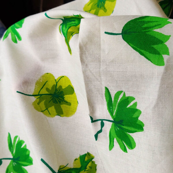 Fabric Cambric White Green 4 https://chaturango.com/cotton-cambric-fabric-white-green/
