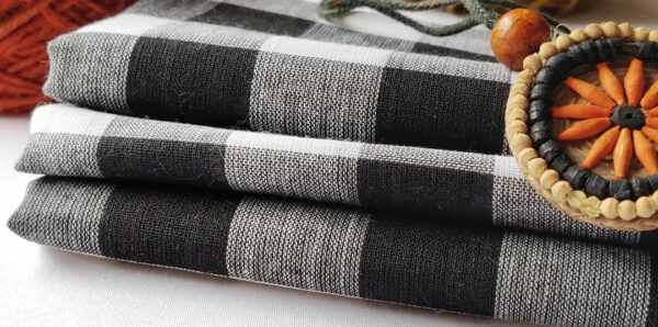 Fabric Handloom Checks Black White 4 https://chaturango.com/handloom-fabrics-cotton-checks-black-white/