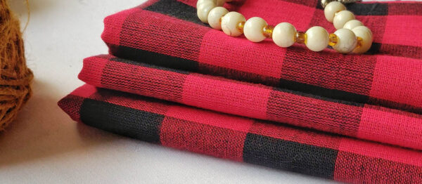 Fabric Handloom Checks Red Black 4 https://chaturango.com/handloom-fabrics-cotton-checks-red-black/