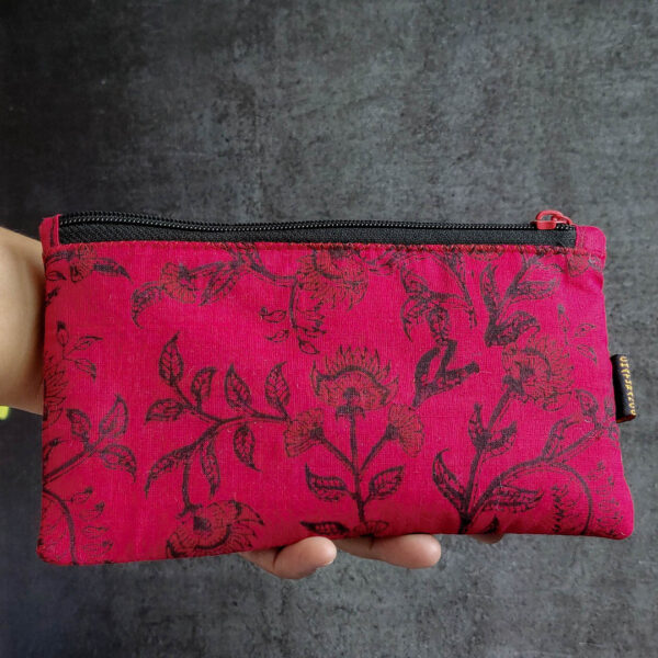 Slim Pouch Red Black Floral 4 https://chaturango.com/slim-pouch-red-and-black-floral-print/