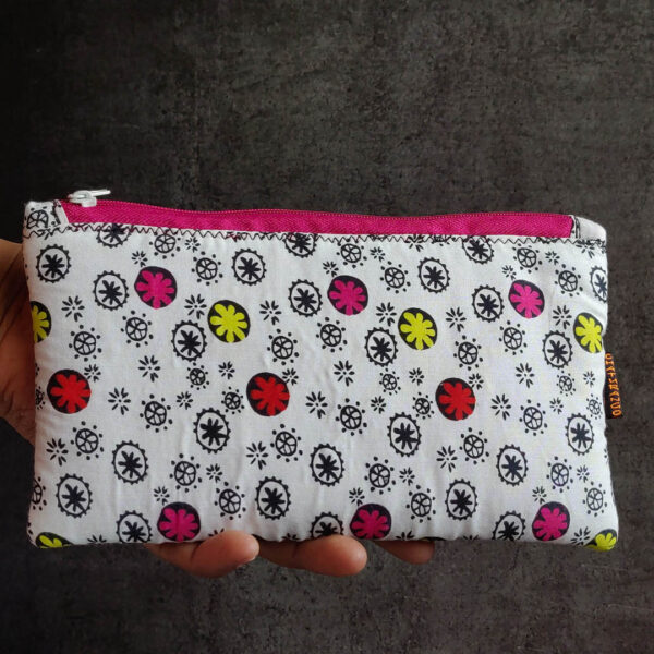 Slim Pouch White Abstract Print 4 https://chaturango.com/slim-pouch-white-base-abstract-print/