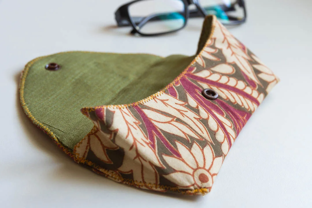 Eyeglass and Sunglass Pouch-Kalamkari Pink - Image 2